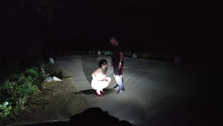 Toilet Mommy: Viejo Cerdo Perverso Meando Verano Sexo Al Aire Libre