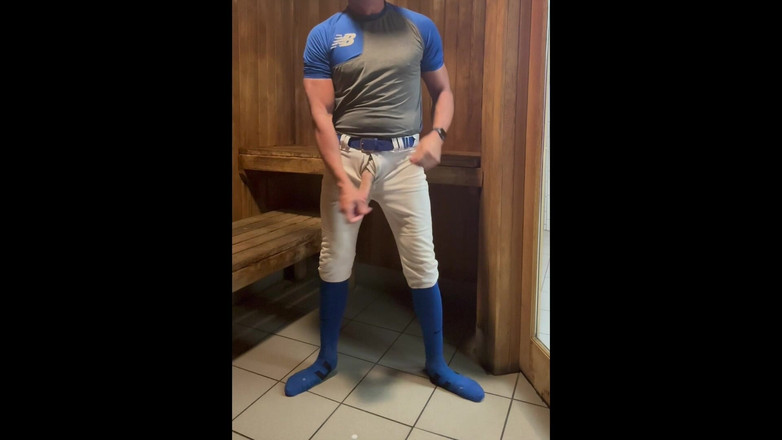 JockDad87: Kesenangan alfa di ruang ganti dengan Jockdad87 Bagian 2