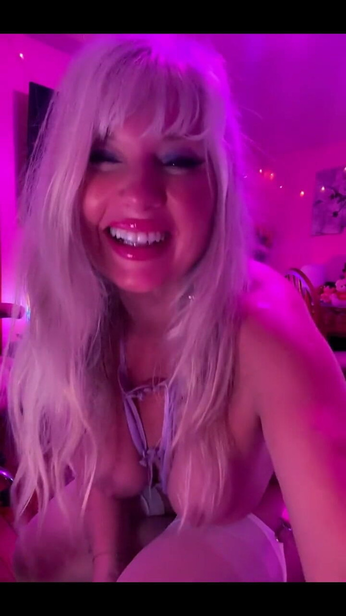 PaintedRose: Oh, io so già cosa stai pensando di scivolare in