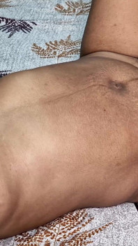 Jiju è venuta dopo il bagno nuda di fronte a Saali, è impazzita e è stata scopata