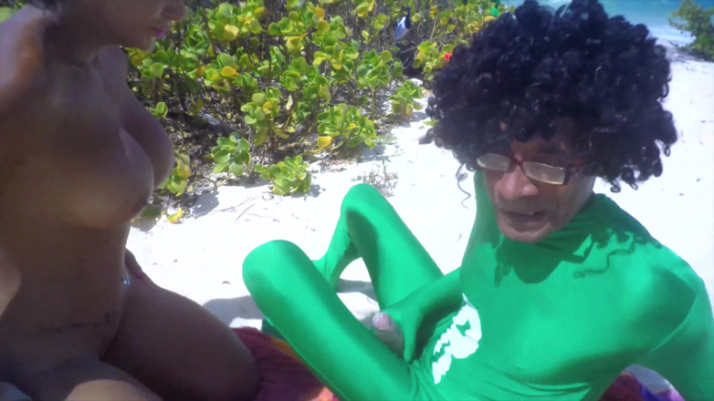 Pelona Squirter Queen: Super Ramon save big butt