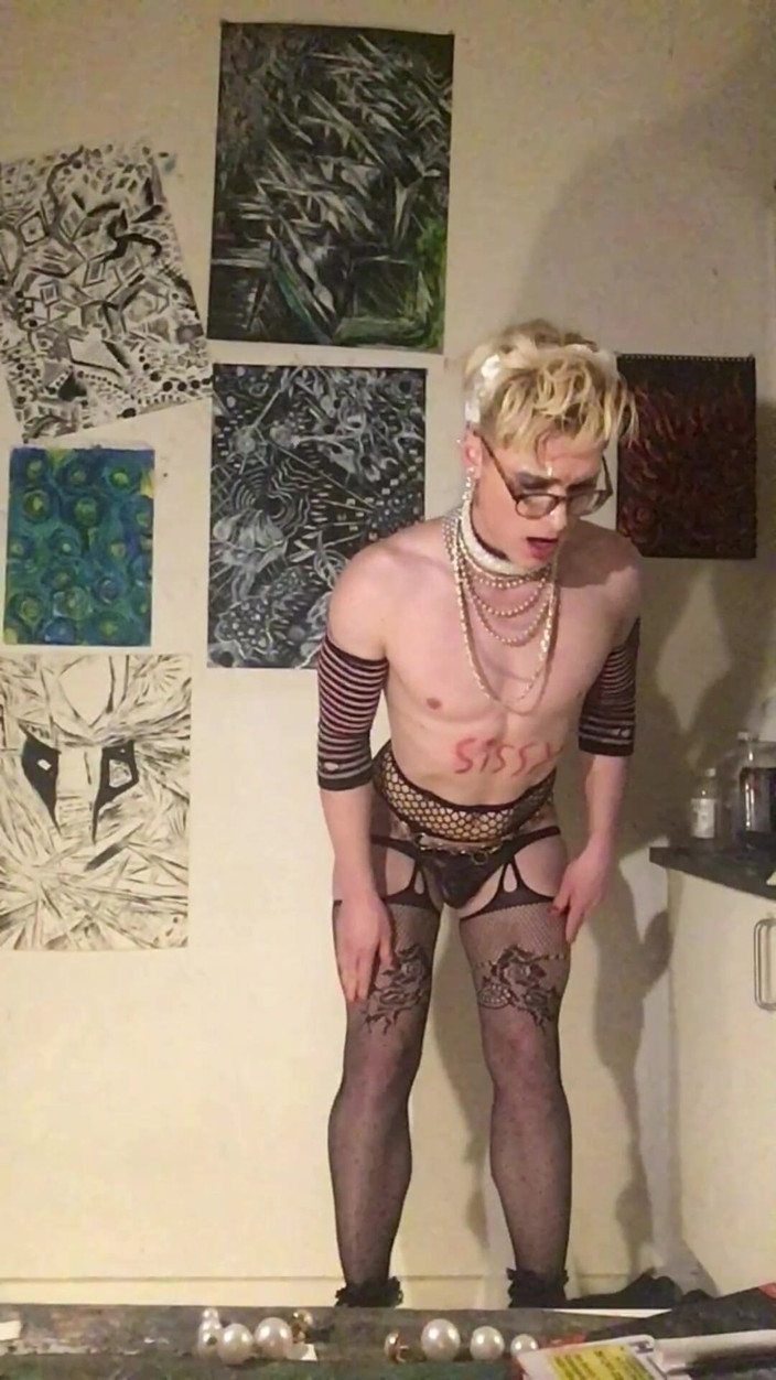 Sissy Cindy Slut: Girly Sissy Bitch! Jes Brinch Is a Weak Loser!