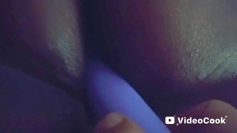 Lola Tha Pink Bunny: Jogo do vibrador tarde da noite !!