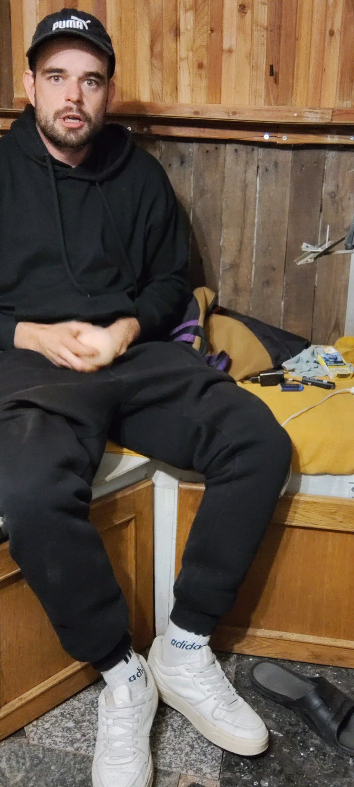 jerkofflover: น้ําอสุจิใหญ่ใส่ไฟฉายของฉัน