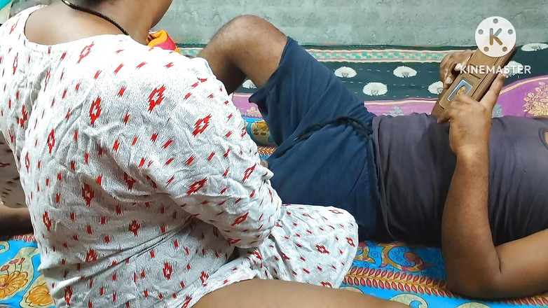 Priyanka xxx: 배다른 아들을 따먹는 계모