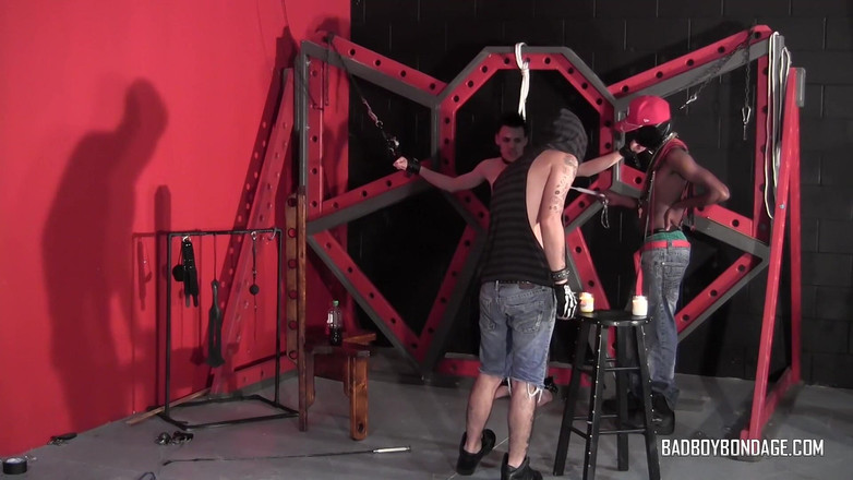 Bad boys bootcamp: Eles gostam de fazê-lo implorar