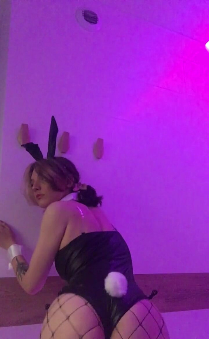 Soft Vulgar: Ich habe endlich mein häschen-outfit, möchtest du ein kleines brötchen...