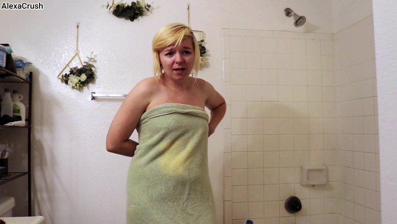 AlexaCrush: シャワーを浴びる