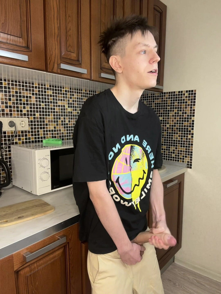 Morflot24: Tryskająca rozkosz Młodego Twinka