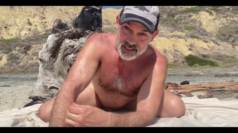 Tantric Fitness: Naakt rekken op het strand, deel 2