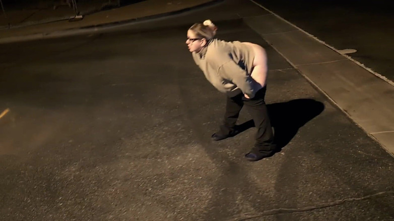 Rendezvousing Assets: Thick BBW Wife Public Sex on a Chilly Morning! Badblondiemonroe
