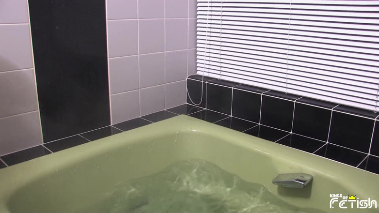 Pure Japanese adult video ( JAV): Vollbusige japanerin bekommt von geilem mann ihre haarige fotze gehämmert...