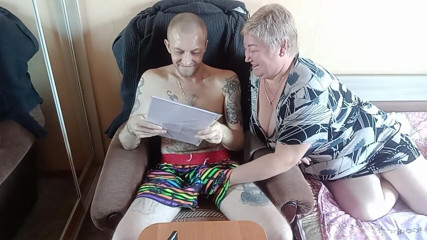 Zona901: La matrigna mi succhia e mi masturba il cazzo 2
