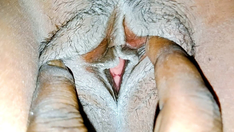 Morjenabb: Pijat memek aduhai gadis hot india