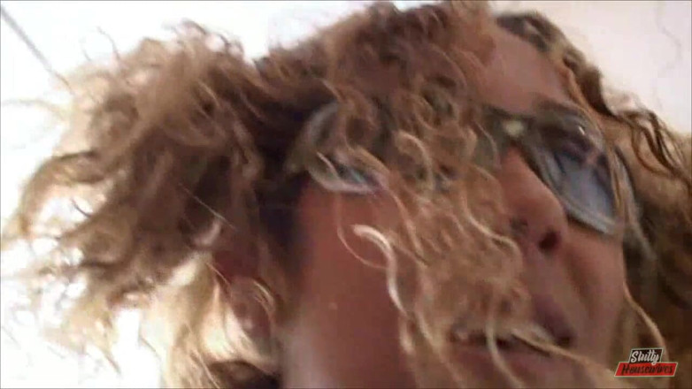 Vere Casalinghe Italia.: Lesbian action with hot blonde and brunette