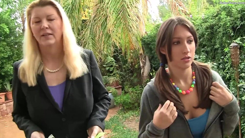 Babe Stare: Lizz tayler gets delivered to a huge cock