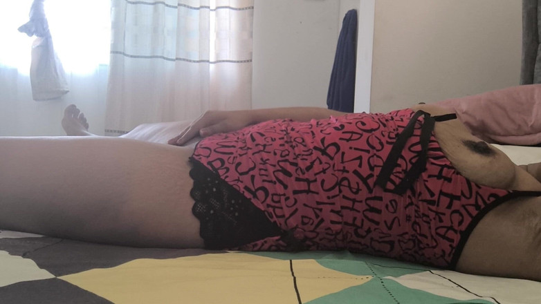 PATY PATY: La tettona latina ha dei sogni bagnati e tocca sensualmente...