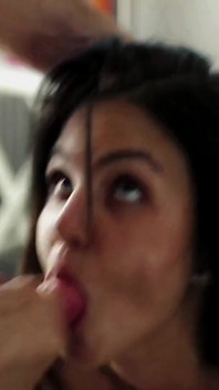 Angel Rivas tiene labios oscuros y un culo oscuro que se la follan