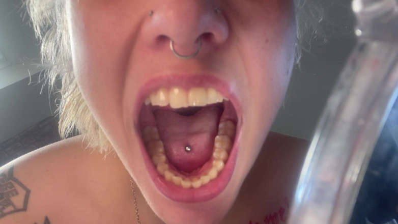 Glitterqueen1999: Tour della bocca uvula tonsille denti lingua e vena controllo