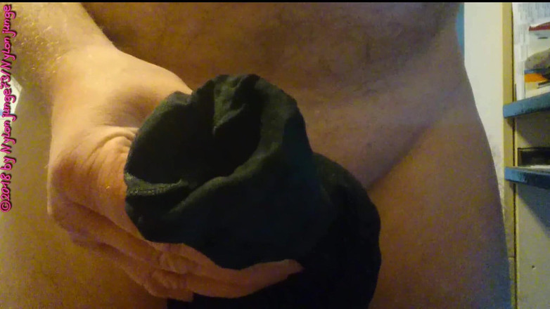 Carmen_Nylonjunge: Geïnsemineerde vreemdeling panty x2