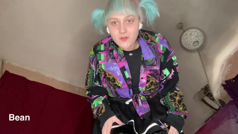 Alice Bean: Cute Giantess Steps on You