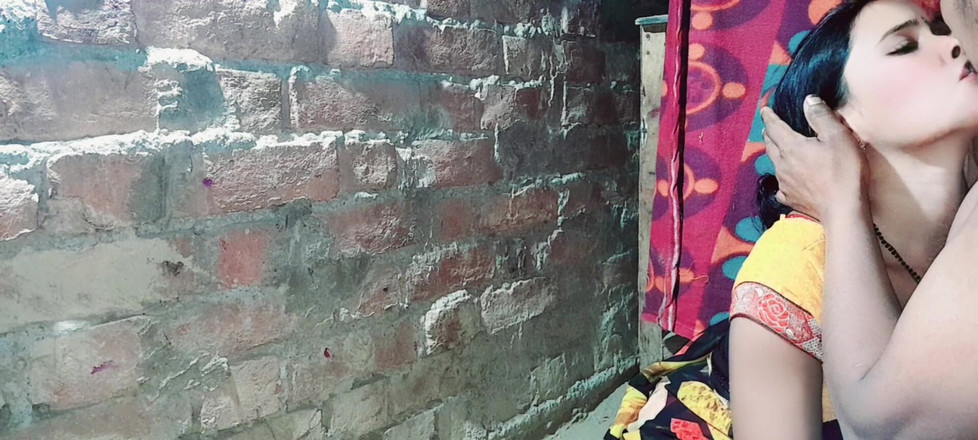 Renudbf: Mujer casada madura es follada por un novio, hermanastra sexy...