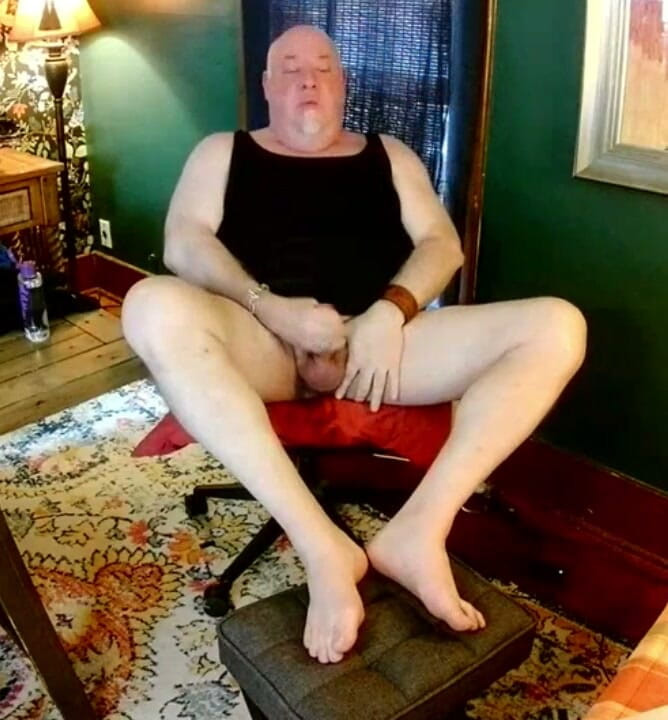 beardaddychub: Bearstepdaddychub honí a mluví se sexy fanouškem!