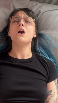 Haciendo Que Alice Orgasmo