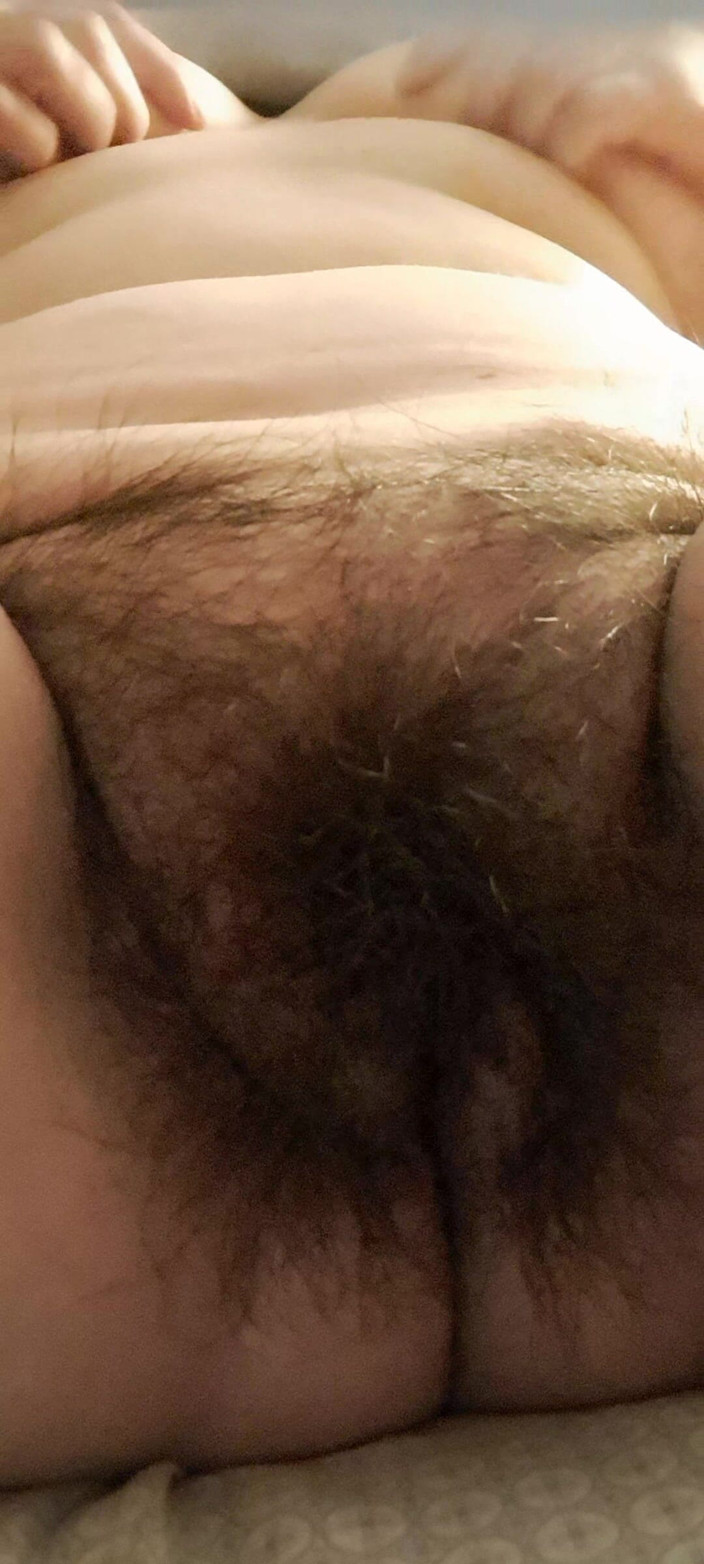 Mommy big hairy pussy: Кицька 002