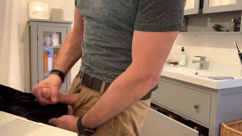 TJenner: Ich wichse steinharten schwanz und komme zu hause - verbal