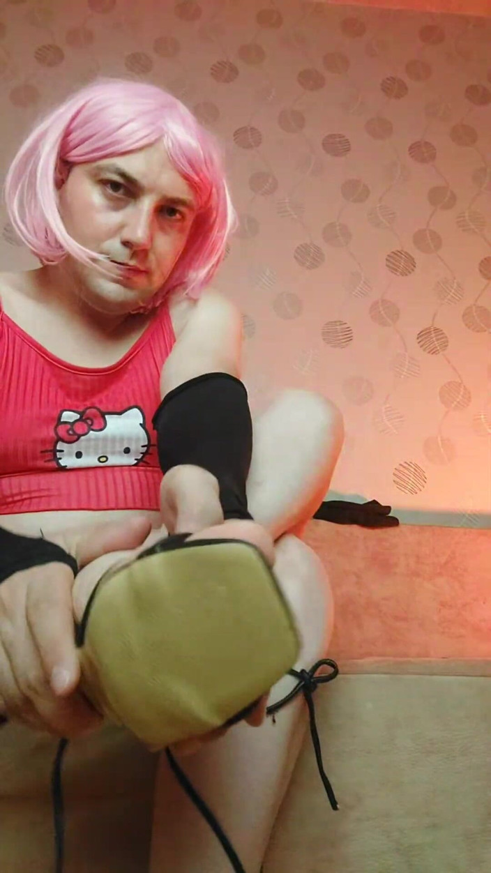 Kitty_Cross: Tư thế chuyển giới nóng bỏng, đùi dày bôi dầu và...