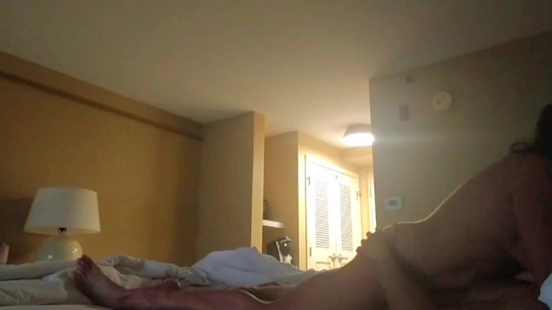 Estebanyanna: Real Cheating Wife Takes 2 Creampies Back to Back in Hotel...