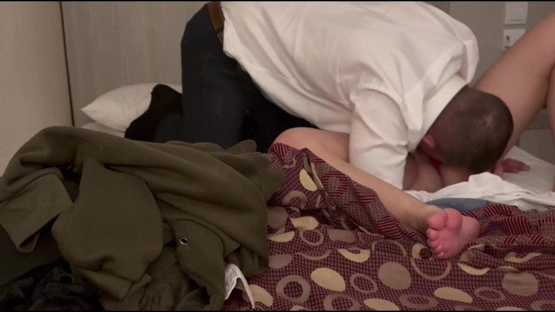 Line23: Gorąca francuska para na Chaturbate - intensywne ruchanie w hotelu na żywo...