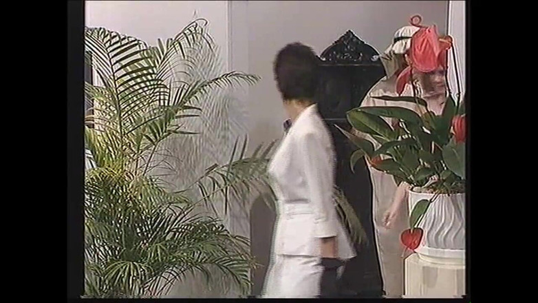 Vintage megastore: Si blonde vintaj yang cantik menunggang zakar besar yang memancut...