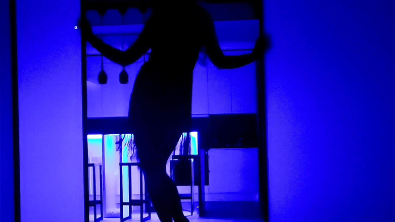 LovelyfeetsLola: Она пришла, чтобы потанцевать и в итоге со спермой на ее сиськах