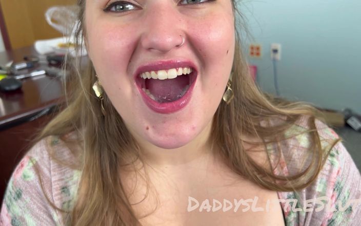 DaddysLittleSluts: Grandota esposa mamada en trabajo