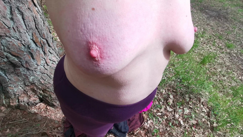Bouncy Tits Action: Hebe deine arme, damit ich deine titten besser schlagen kann