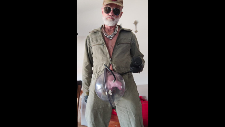 MusclesCigarsFFPig: Papà fuma e tira a pompa
