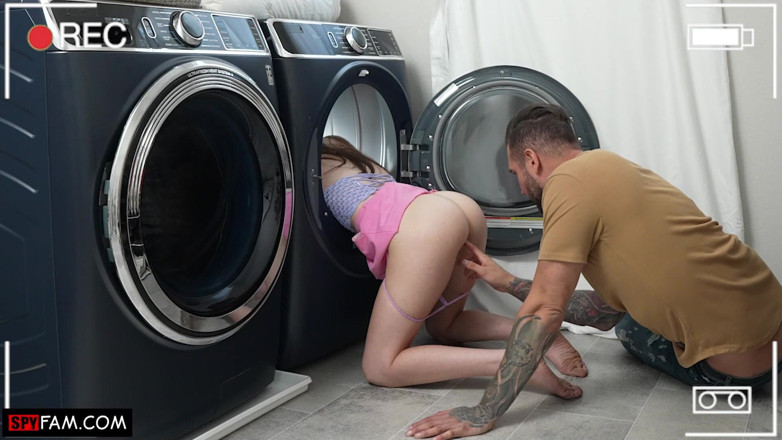 5PYFAM: Stuck Stepdaughter