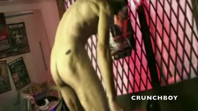 Crunch Boy: बैकरूम में बालों वाले लड़के के साथ कठिन सेक्स मंडरा रहा है - परदे के पीछे