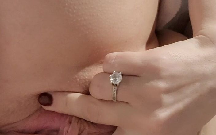 Anna Lynx: Islak bir rüya ve mastürbasyon yaptıktan sonra amımı gösteriyorum