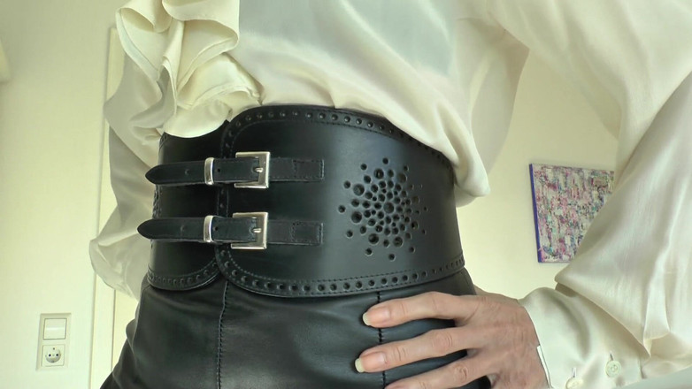 Lady Victoria Valente: Larges ceintures étroites, partie 76, Lady Victoria Valente