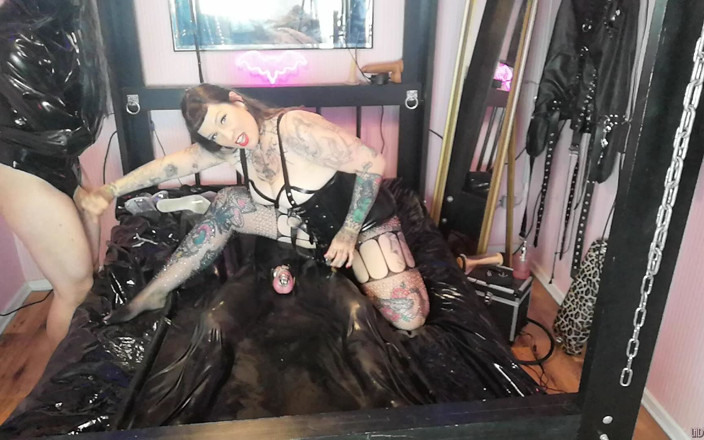 Domina Lady Vampira - SM Studio Femdom Empire: Chastity 1'de Ecstasy 1