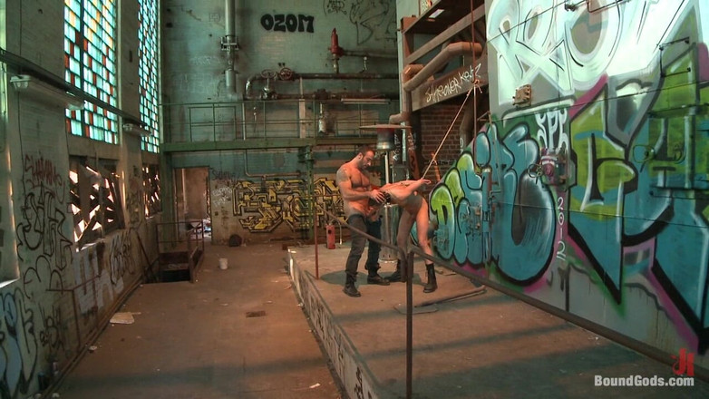 Bound gods: Fleischfabrik Berlin - Bahagian Satu Dengan Spencer Reed