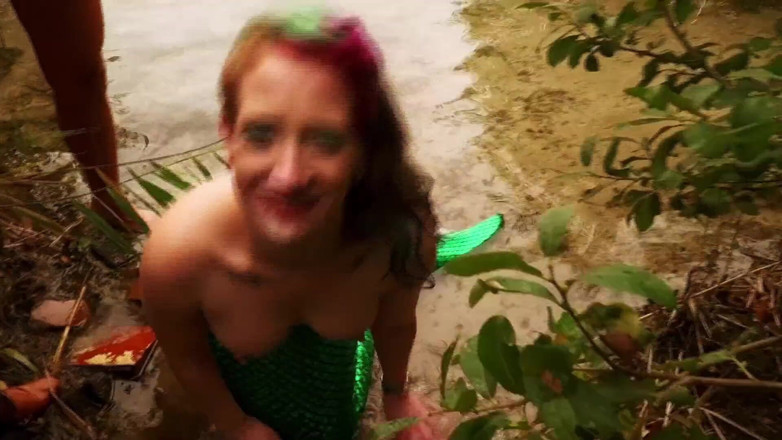 Cumbizz: Dutch teen spermaid swallows over 15 loads.