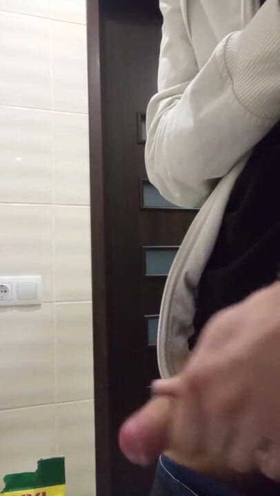 Valera4094: Shower masturbation 18+