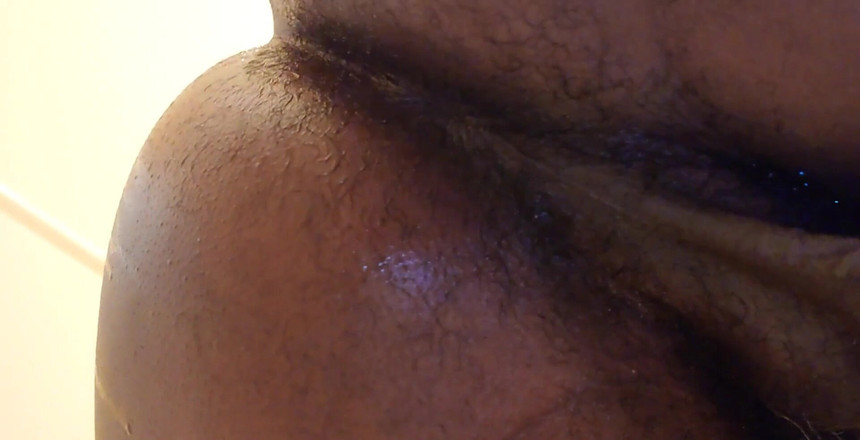 Hallelujah Johnson: Jilat pantatku yang berbulu - bagian 4