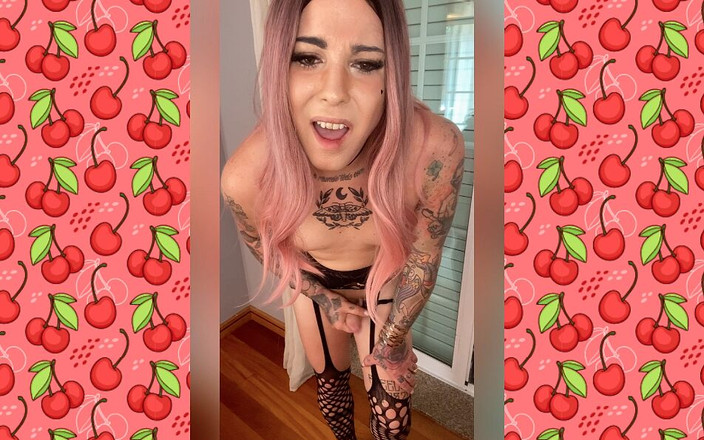 EmmaInkTrans: Harika trans Emma Ink sana ateşli bir elle muamele çekiyor