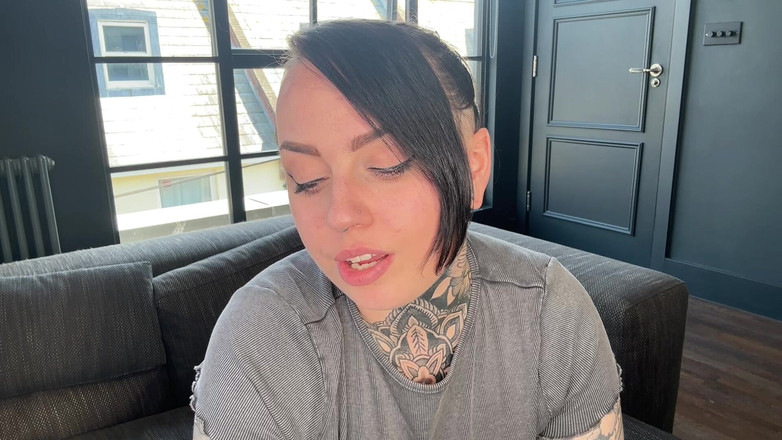 Miss Valentina: Accepteer Your Place Beta