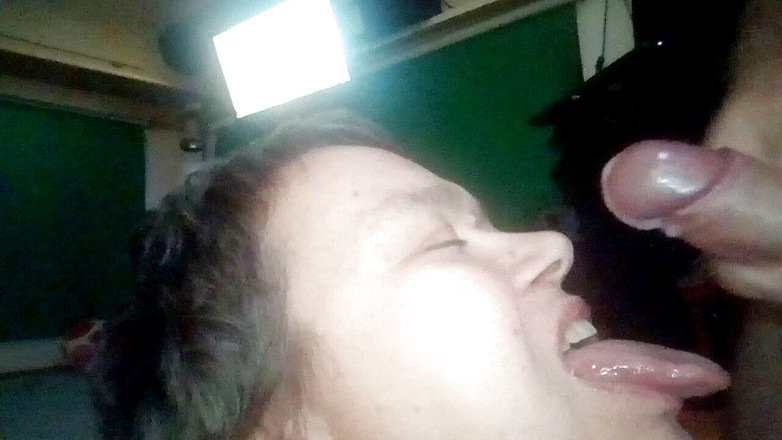 Sex hub couple: Crot sperma banyak banget di mulut hot jen